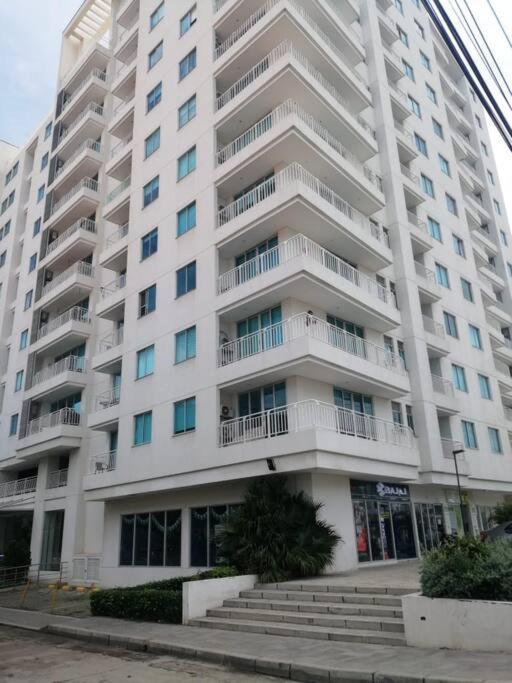 Apartamento En El Rodadero Con Piscina Y Jacuzzi *